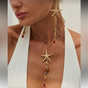 Gold Starfish Necklace M581
